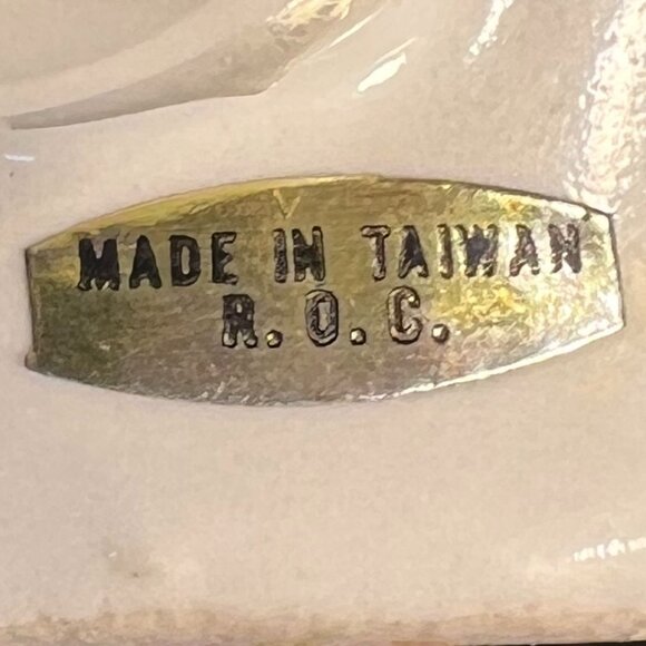 Lot of 2 Vtg Musical Notes & Teddy Bear Ceramic Mugs ~ Plays It’s a Small World - Picture 12 of 14